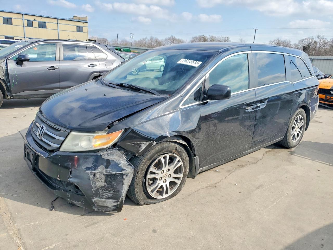 Salvage Honda Odyssey Image