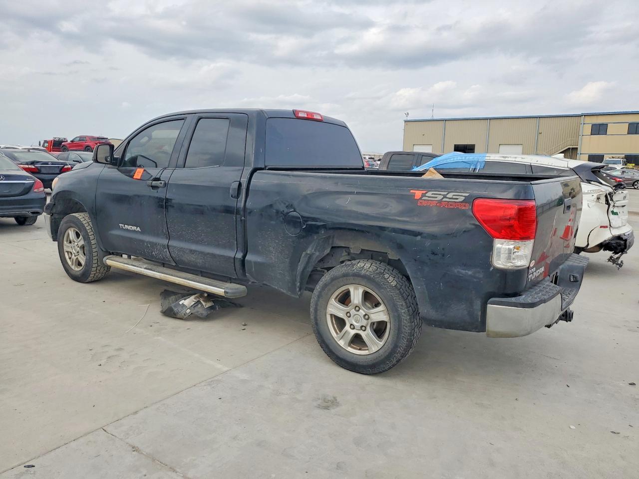 Toyota Tundra Double Cab Sr5
