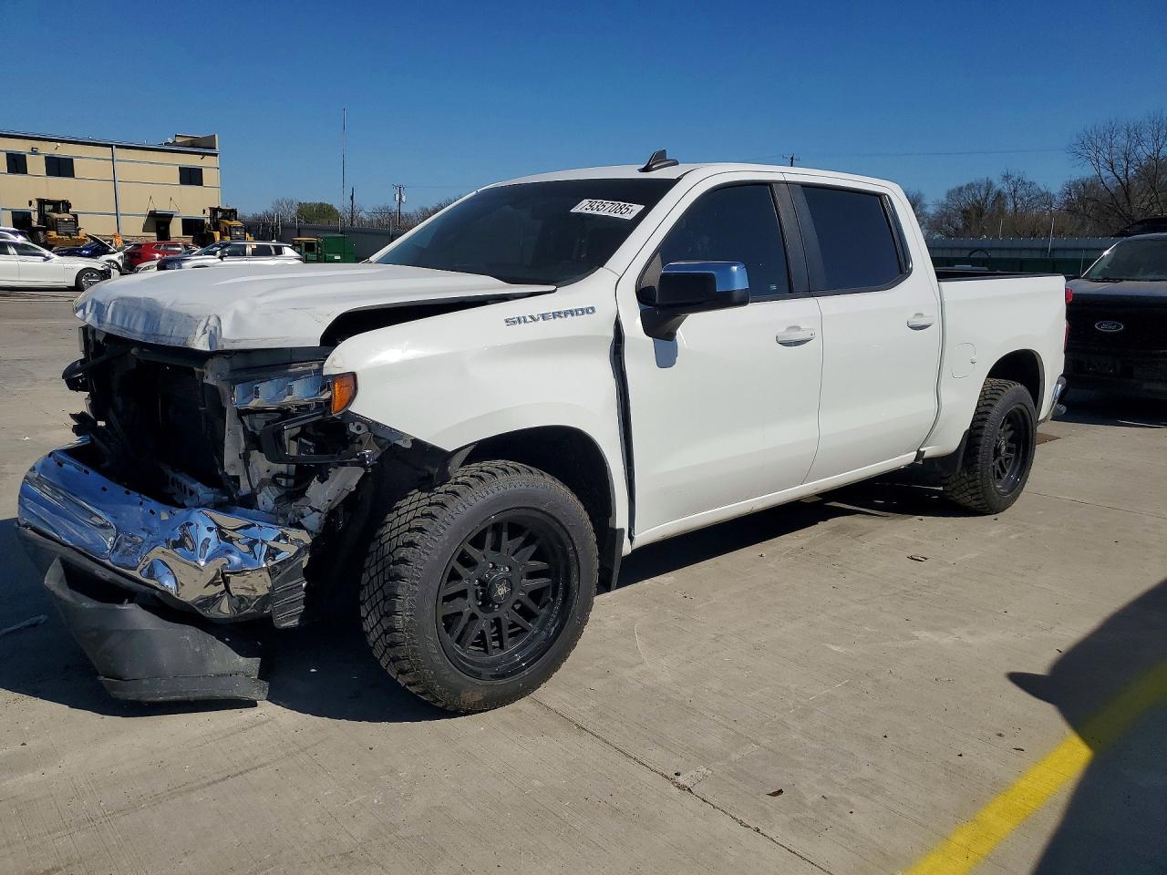 Salvage Chevrolet Silverado Image