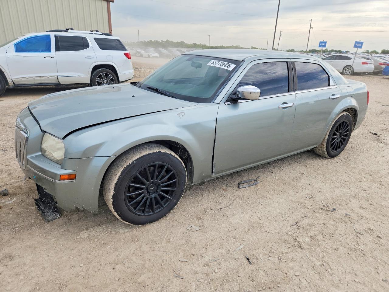 Salvage Chrysler 300 Image