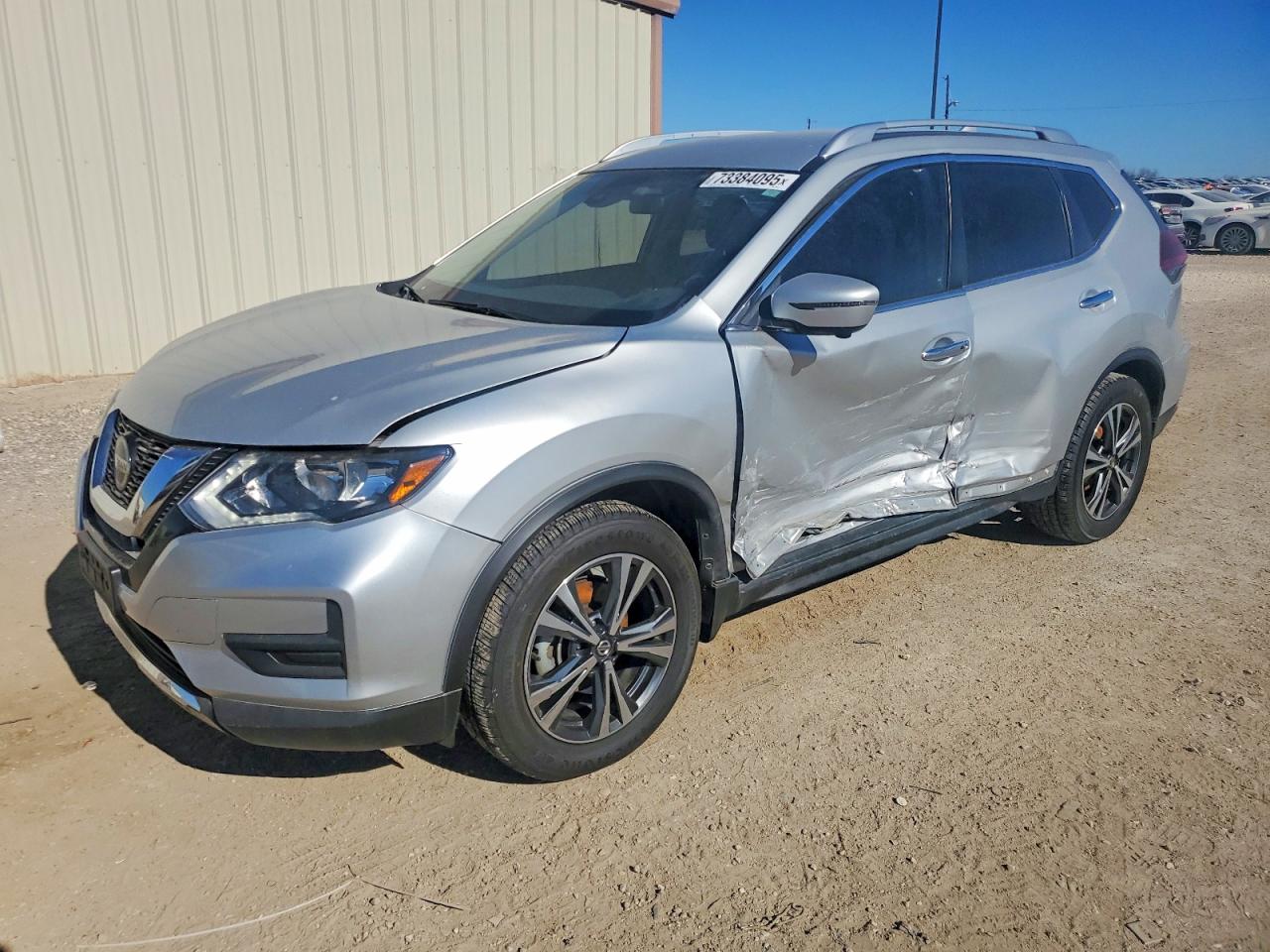 Salvage Nissan Rogue Image