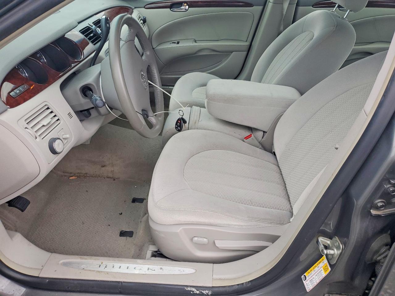 Buick Lucerne Cx