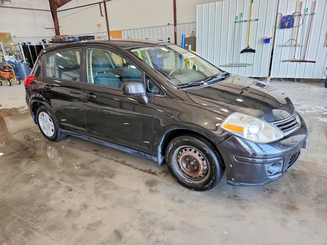 Nissan Versa 1.8 S