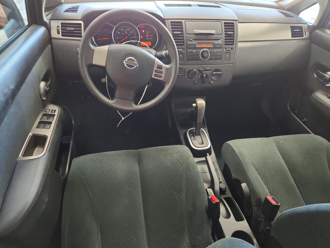 Nissan Versa 1.8 S