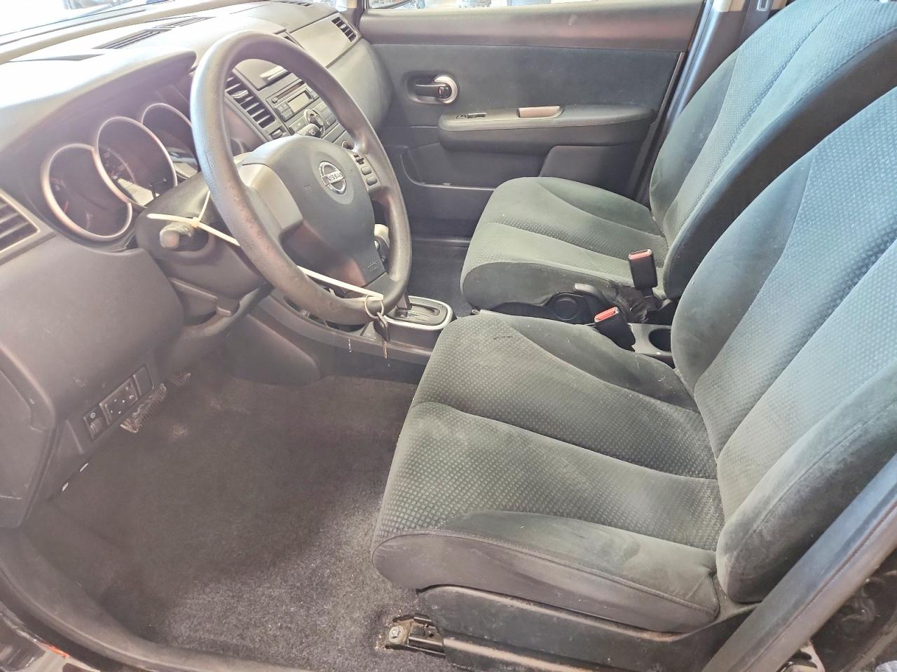 Nissan Versa 1.8 S