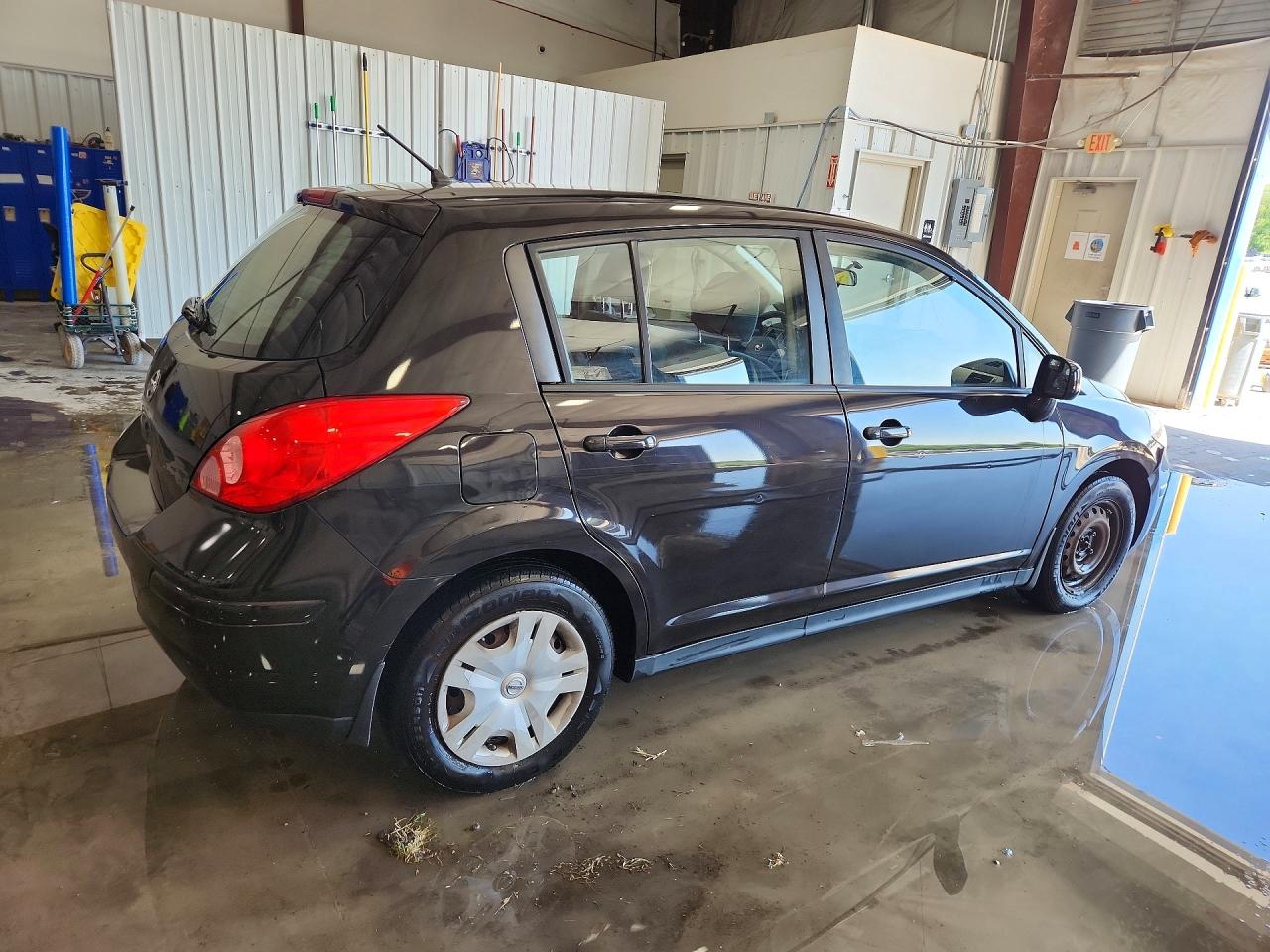 Nissan Versa 1.8 S
