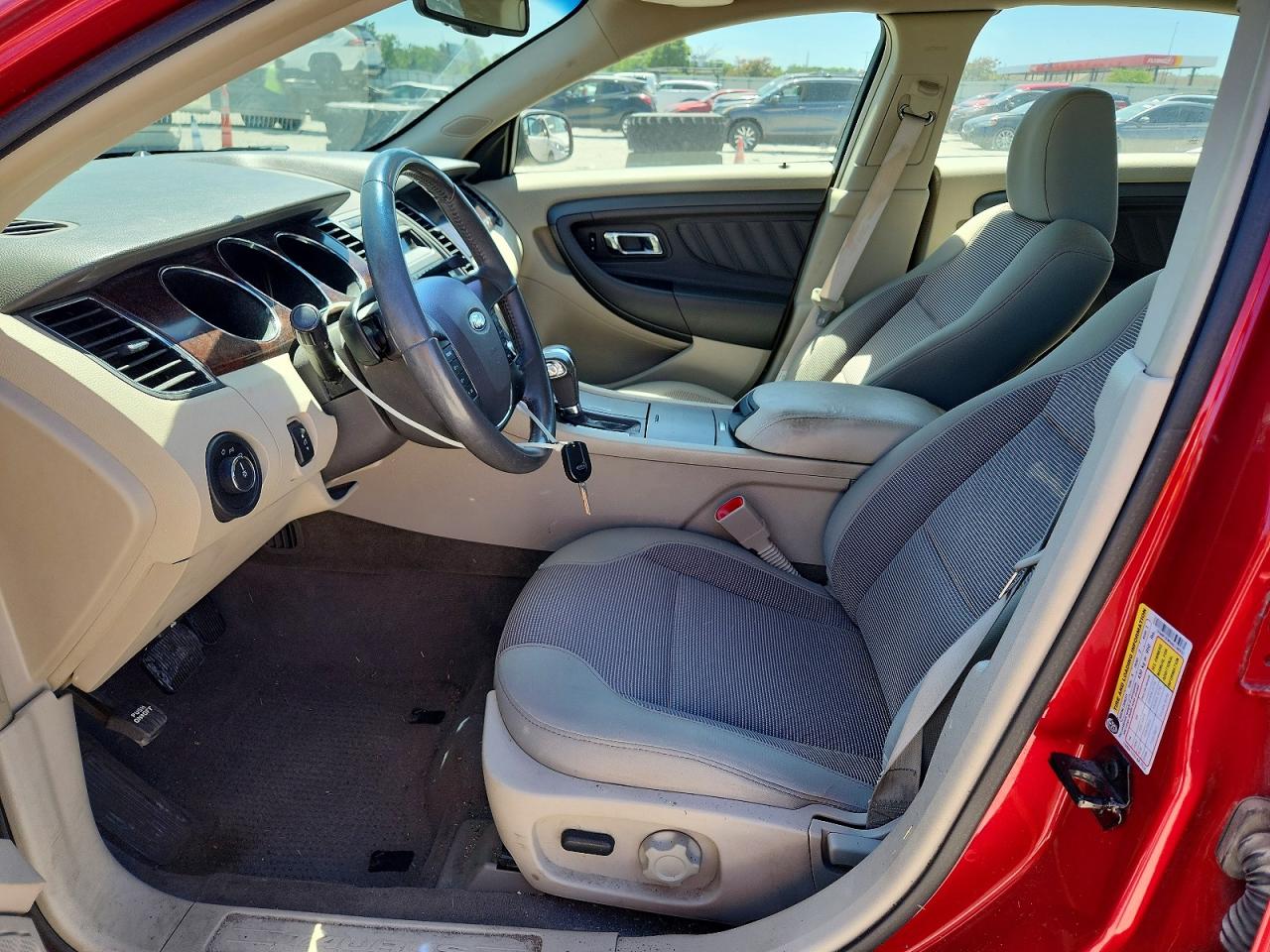 Ford Taurus Sel