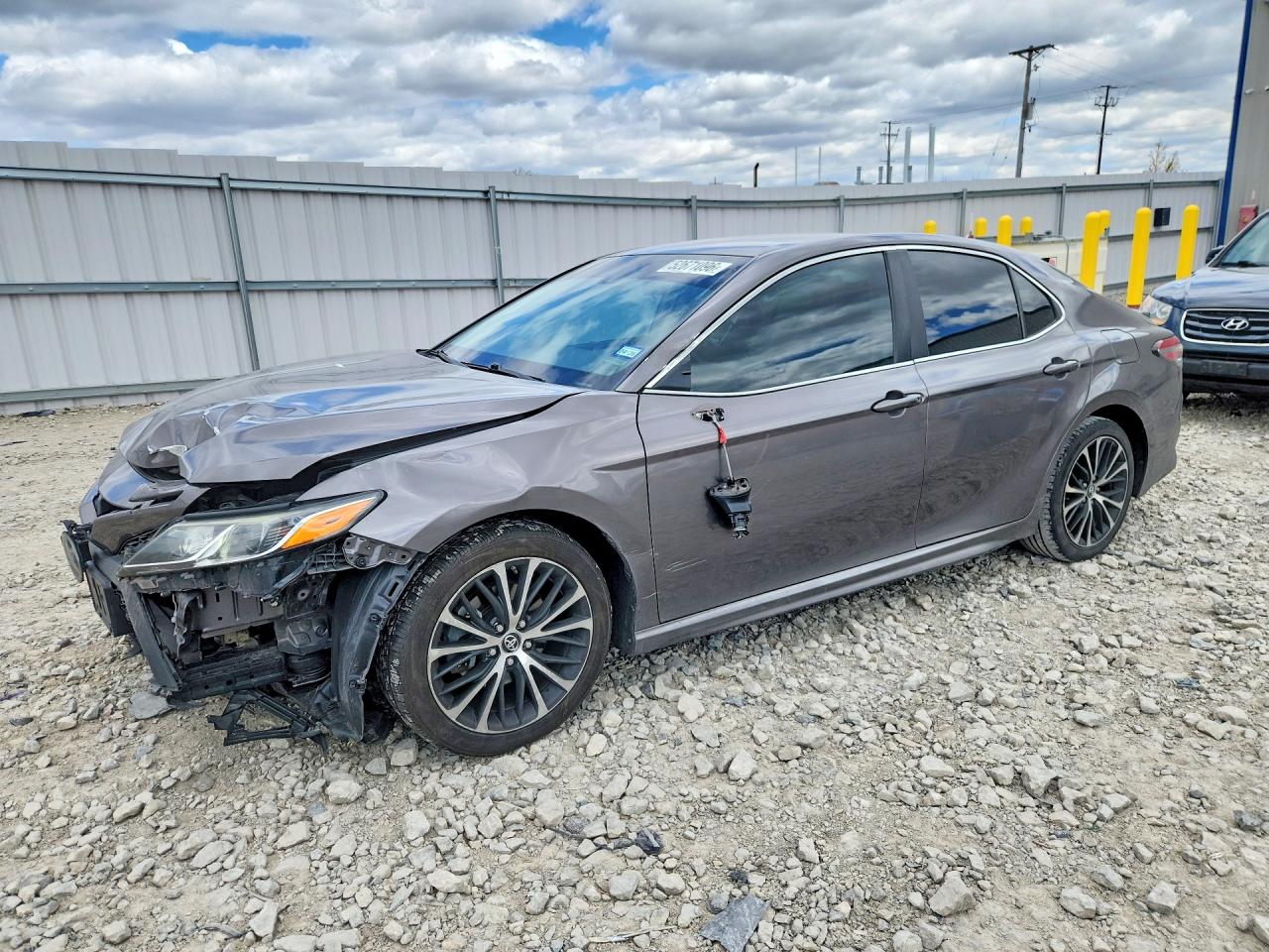 Salvage Toyota Camry Image