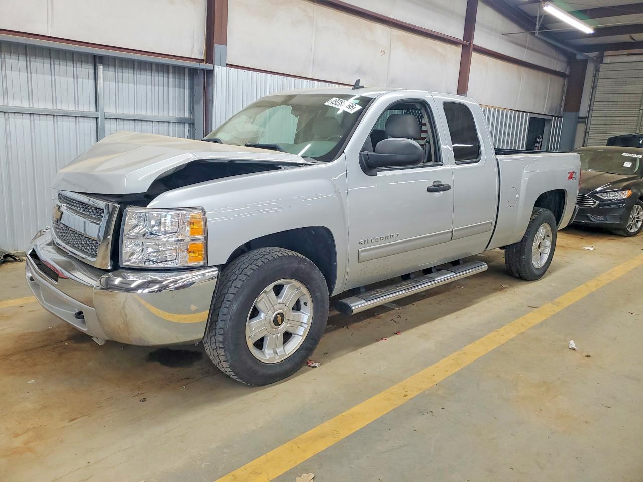 Salvage Chevrolet Silverado Image