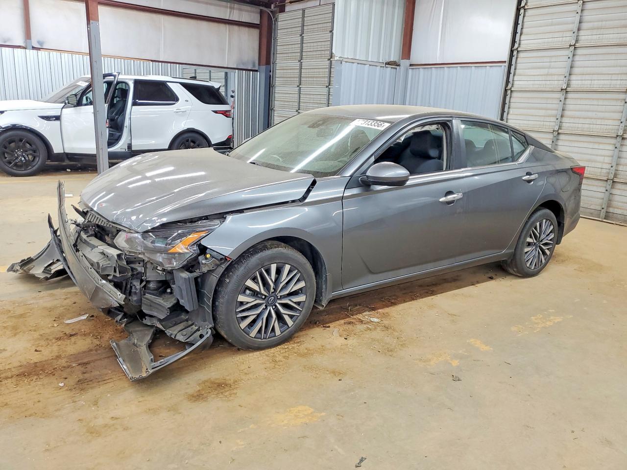 Salvage Nissan Altima Image