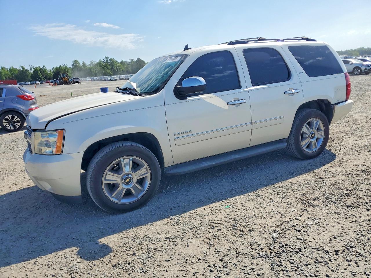 Salvage Chevrolet Tahoe Image