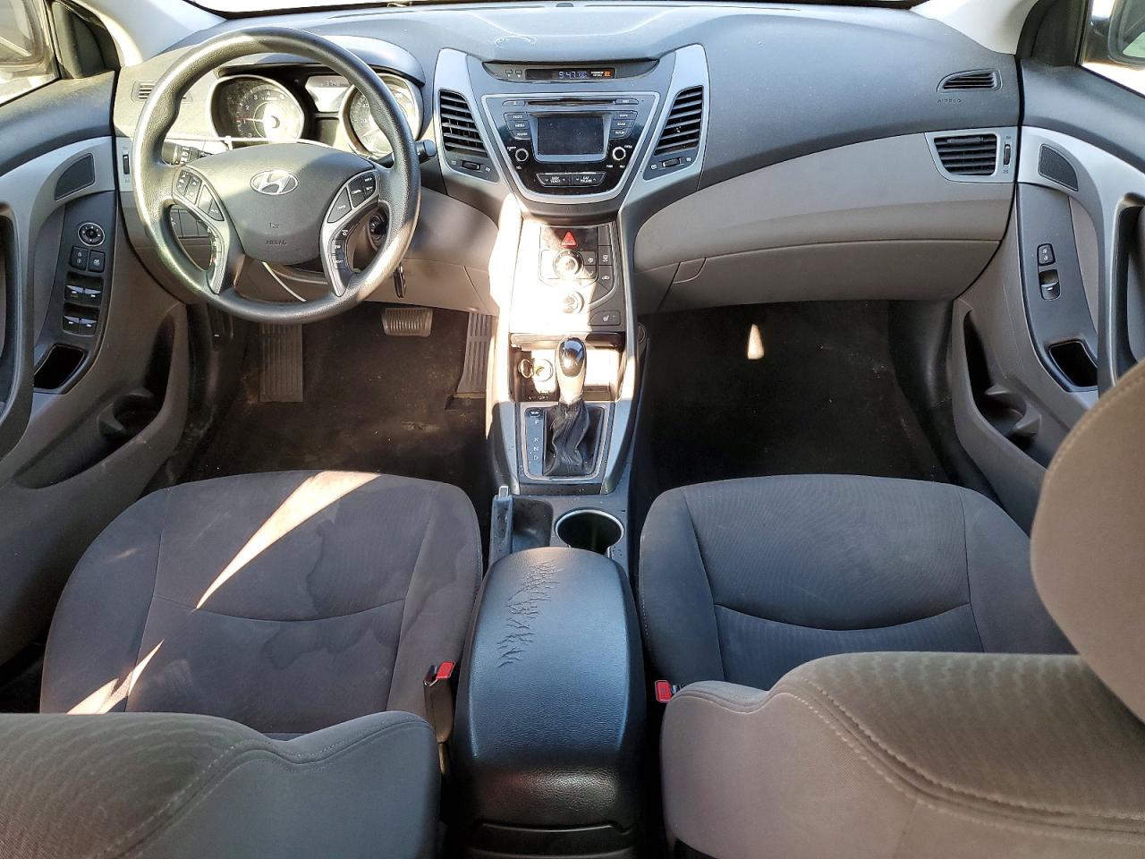 Hyundai ELANTRA