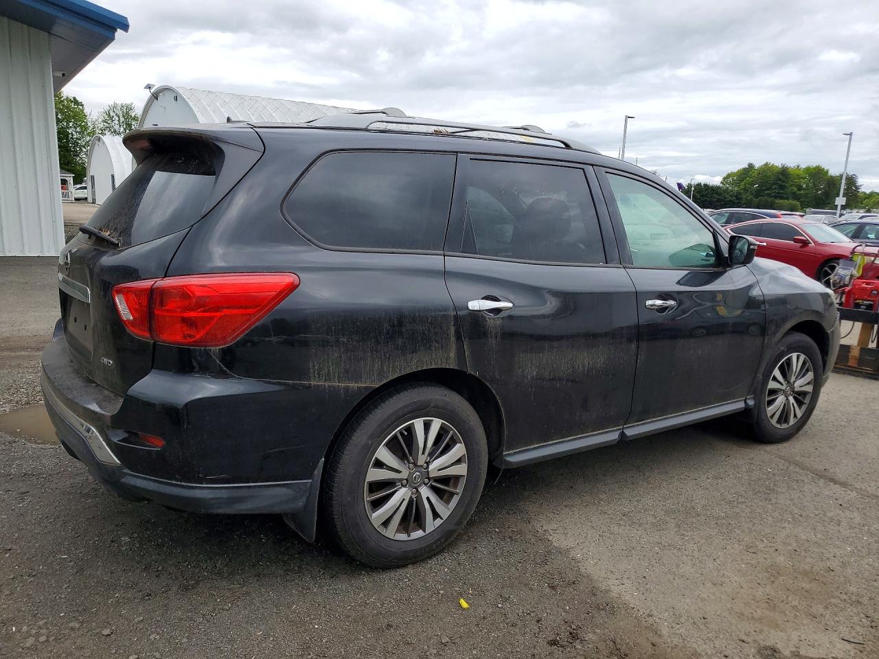 Nissan Pathfinder S