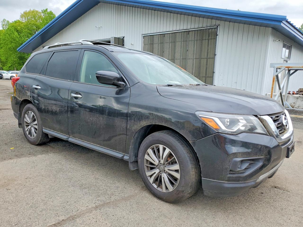 Nissan Pathfinder S