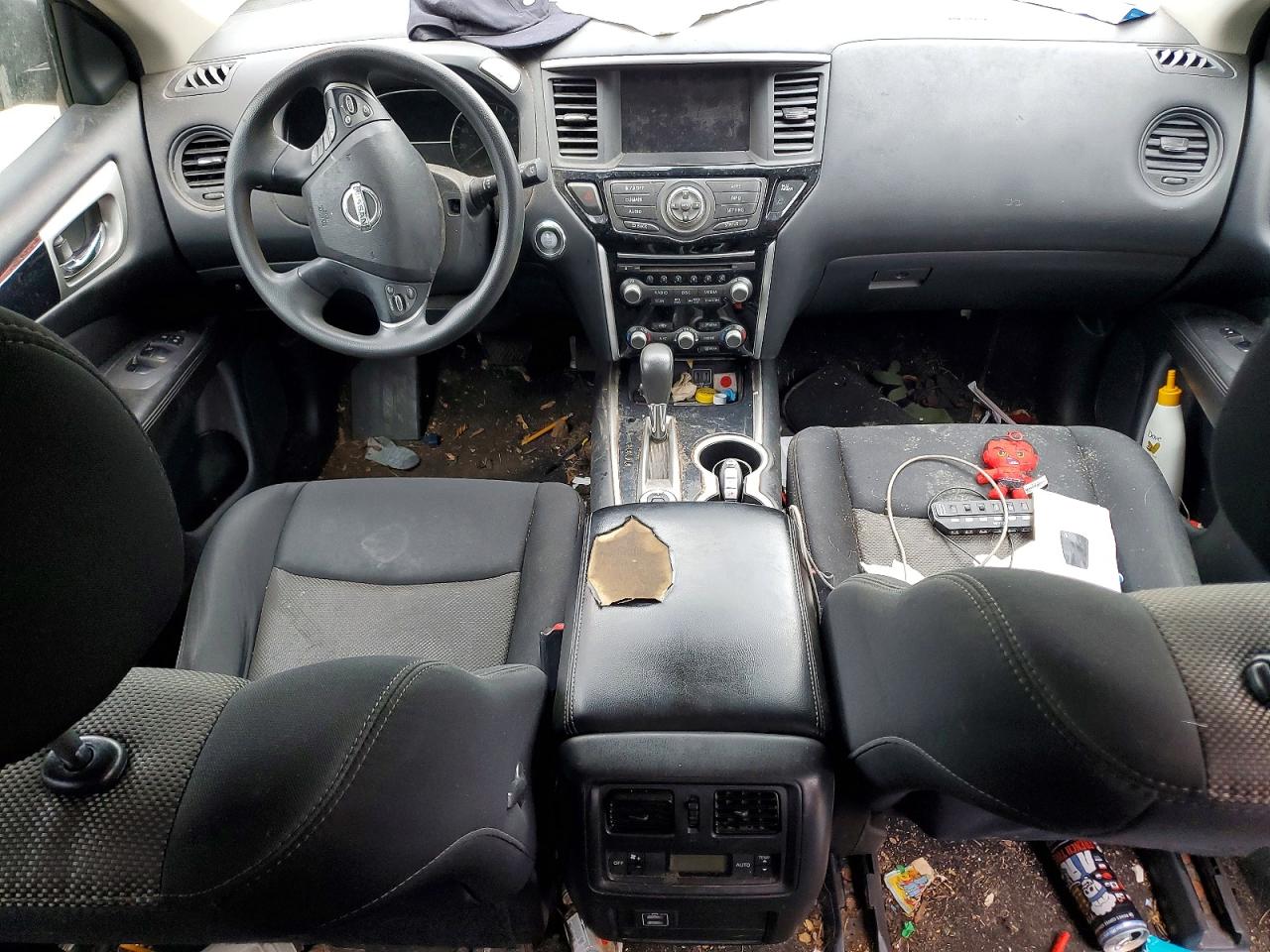 Nissan Pathfinder S