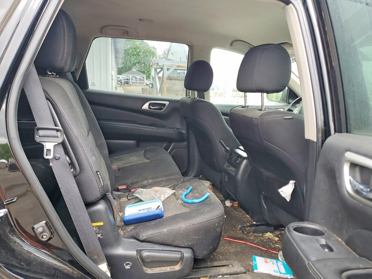 Nissan Pathfinder S