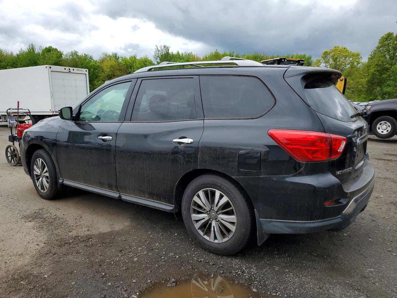 Nissan Pathfinder S