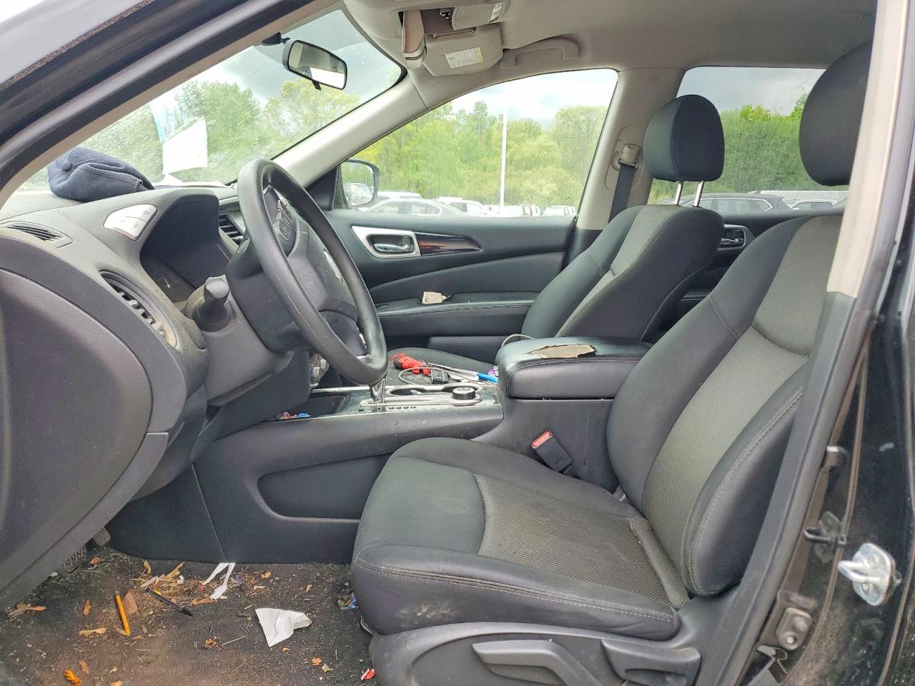 Nissan Pathfinder S