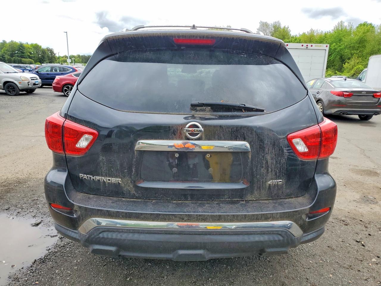 Nissan Pathfinder S