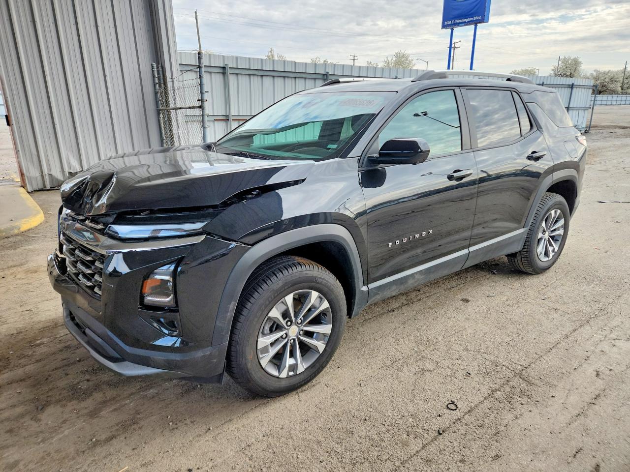 Salvage Chevrolet Equinox Image