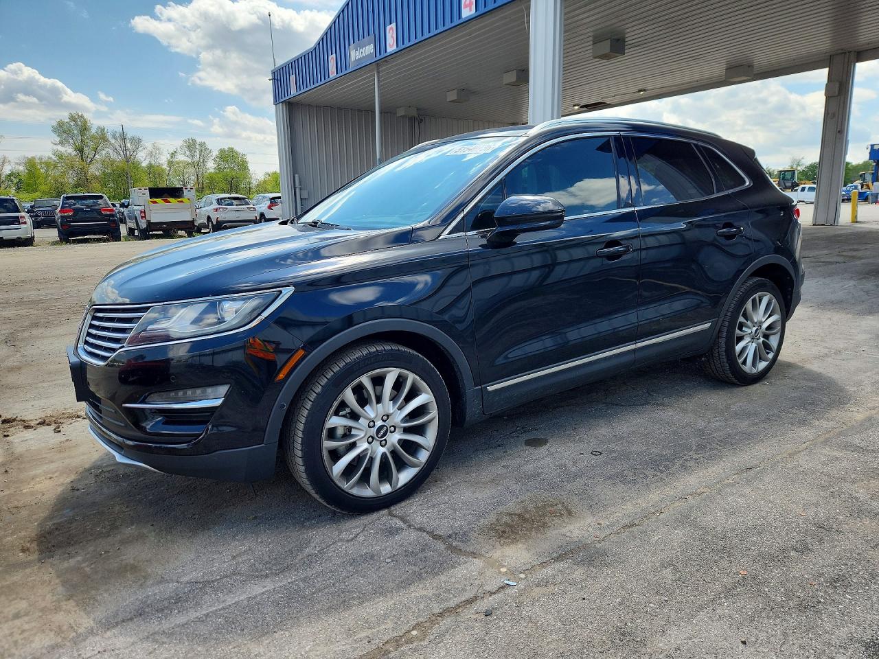 Salvage Lincoln MKC Image