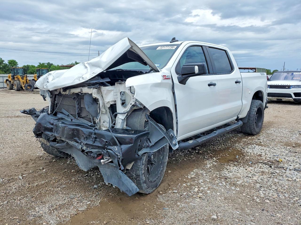Salvage Chevrolet Silverado Image