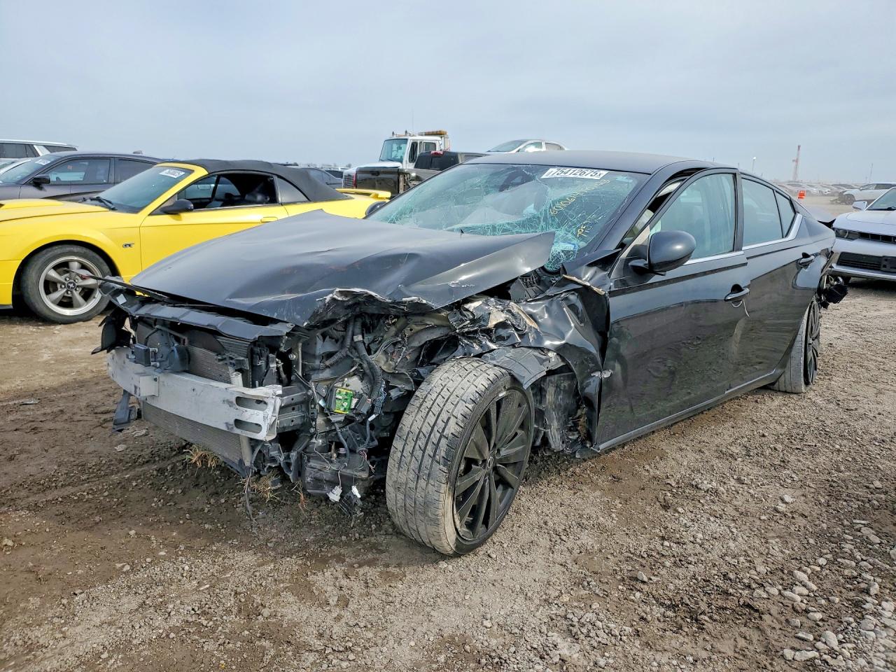 Salvage Nissan Altima Image