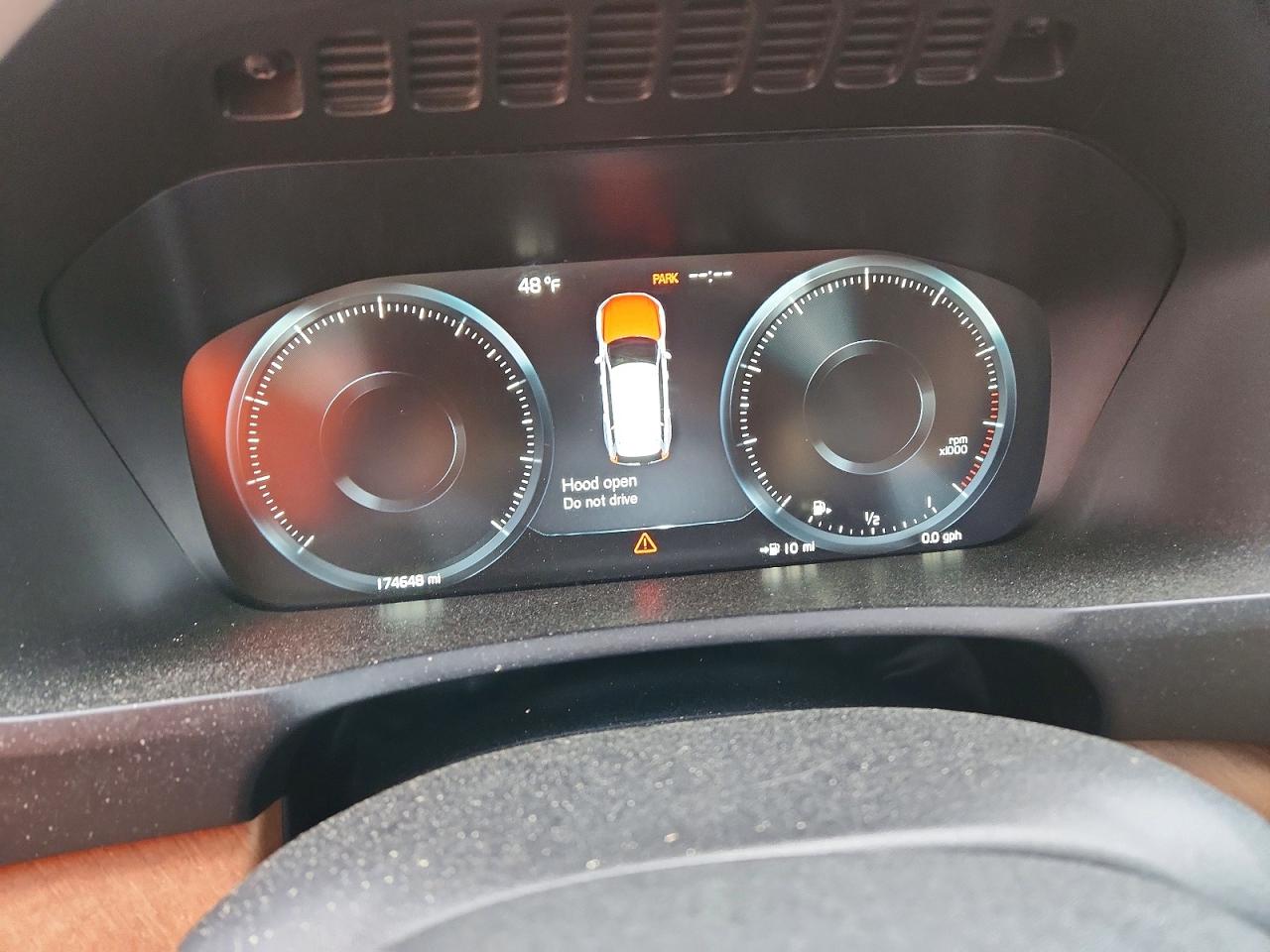 Volvo XC90 T6