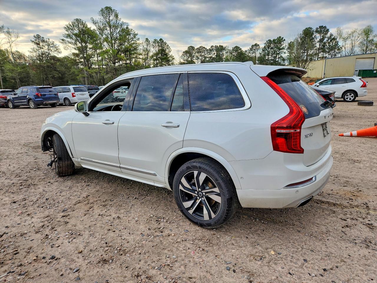 Volvo XC90 T6