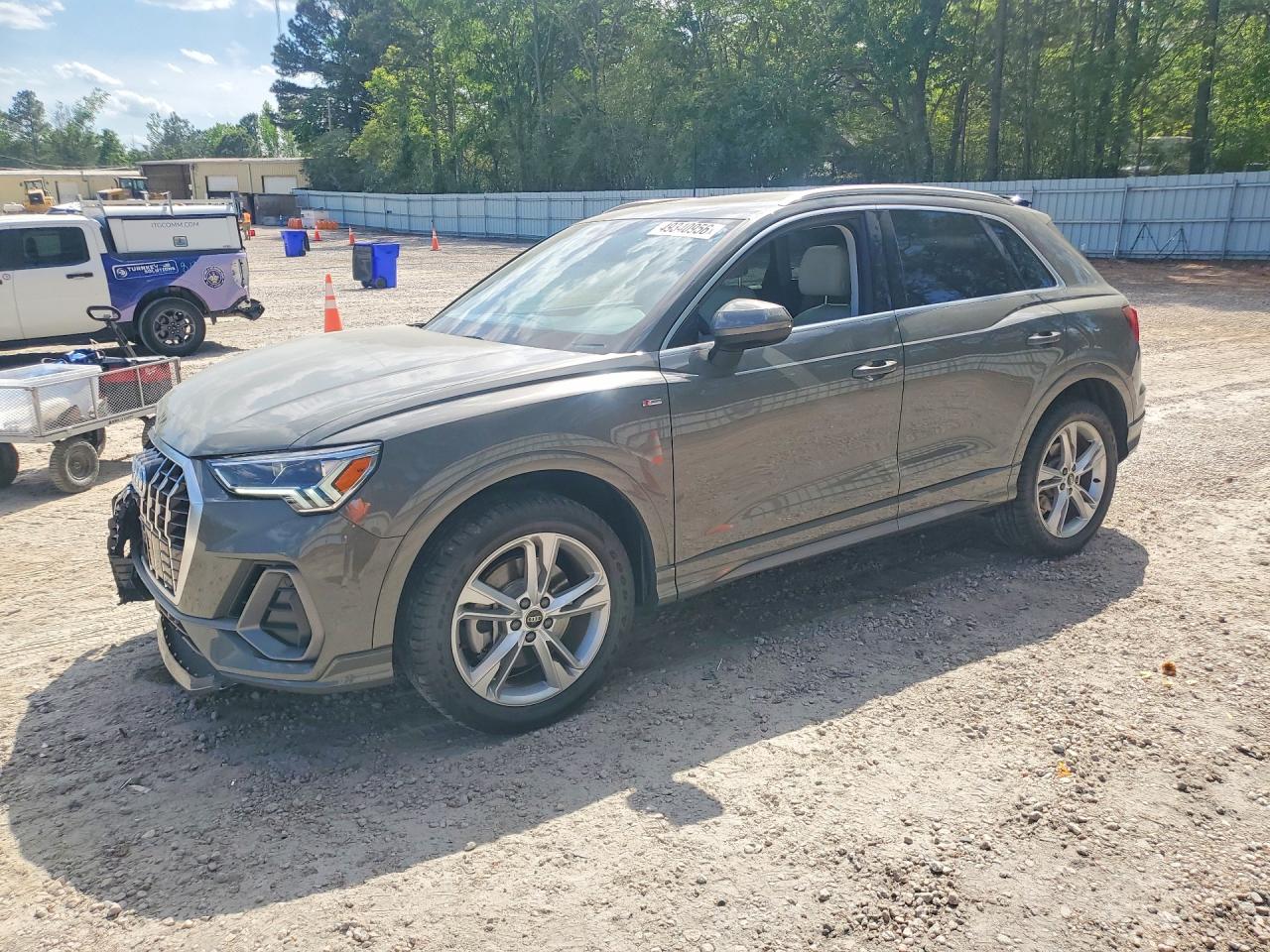 Salvage Audi Q3 Image