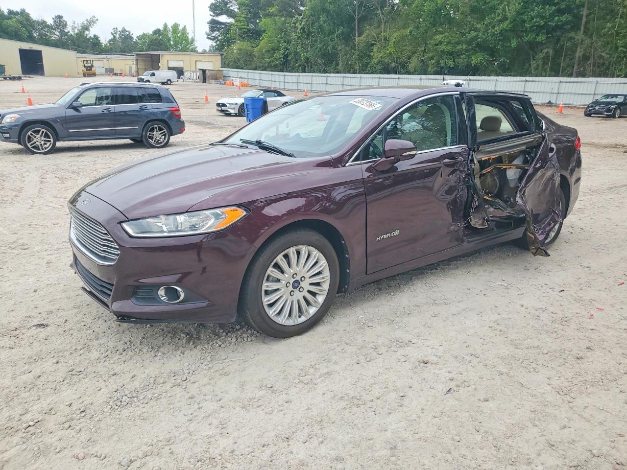 Salvage Ford Fusion Image