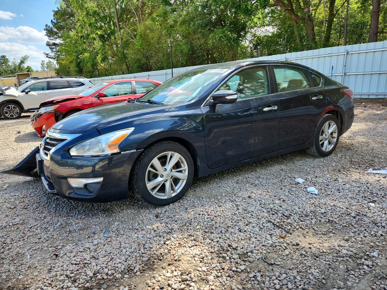 Salvage Nissan Altima Image