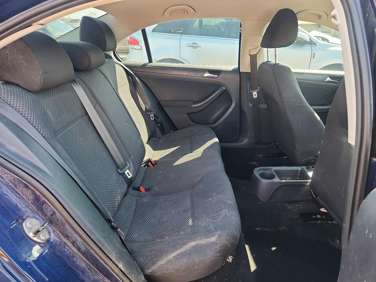 Volkswagen Jetta Base