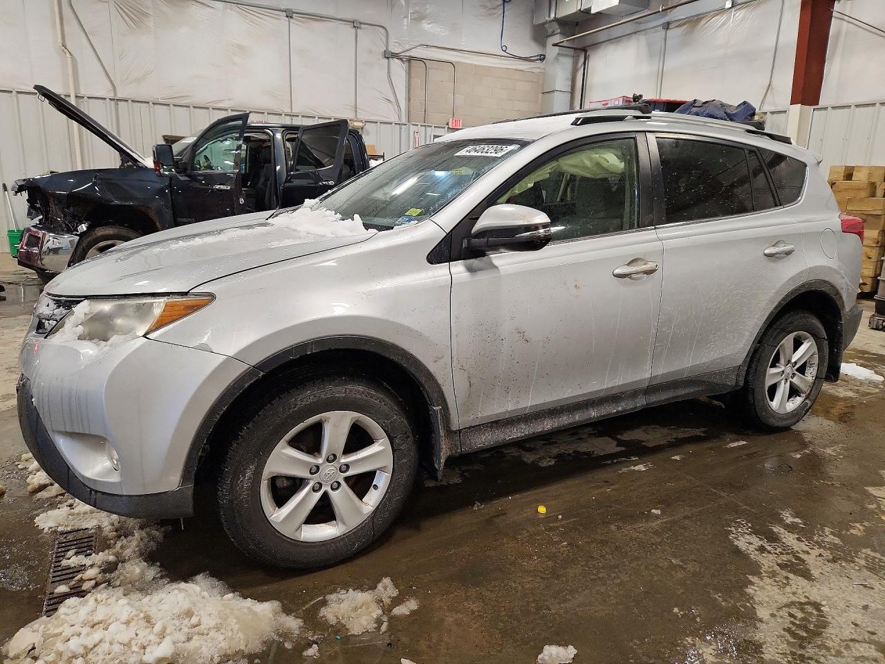 Salvage Toyota RAV4 Image