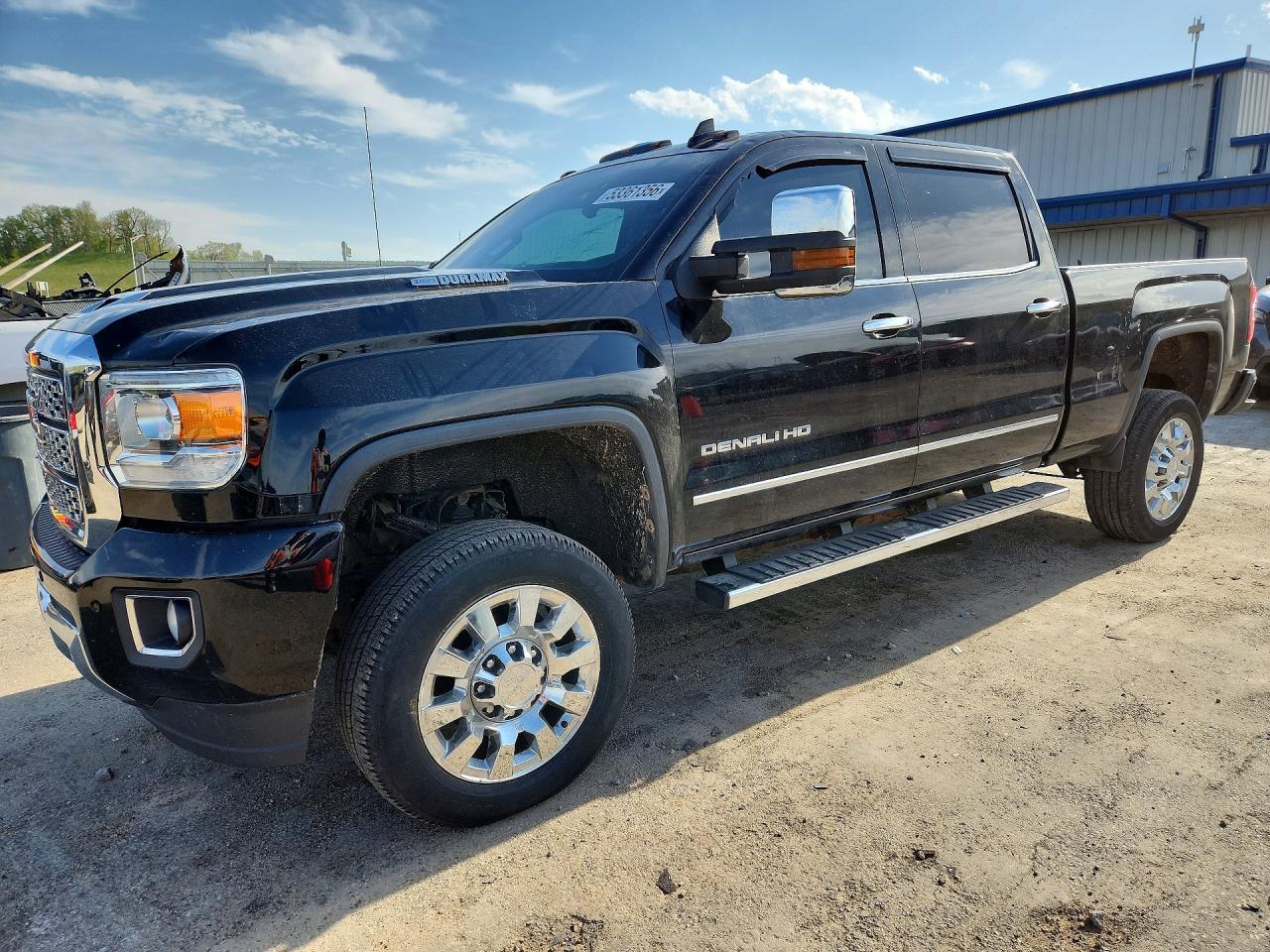 Salvage GMC Sierra Image