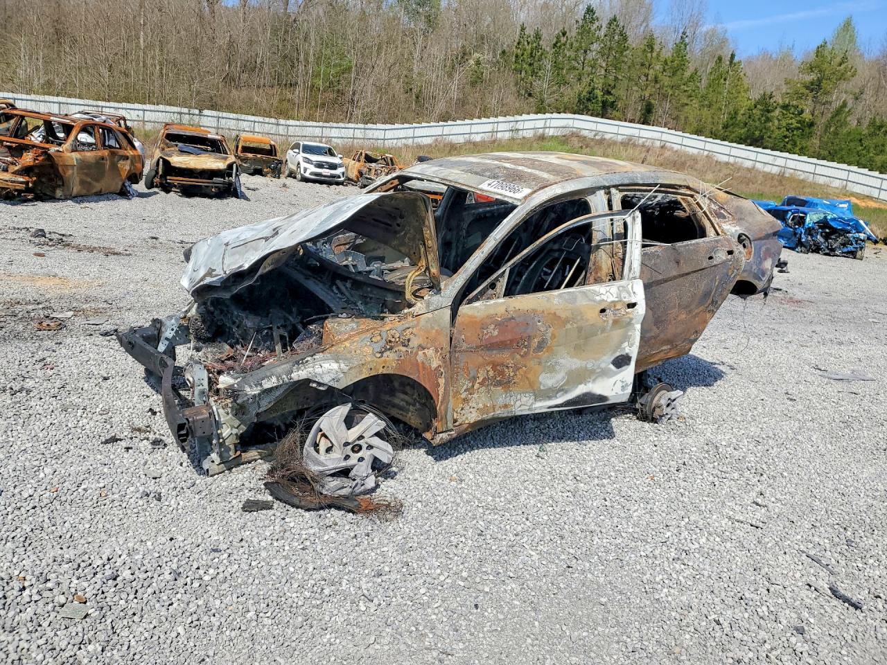 Salvage Hyundai ELANTRA Image