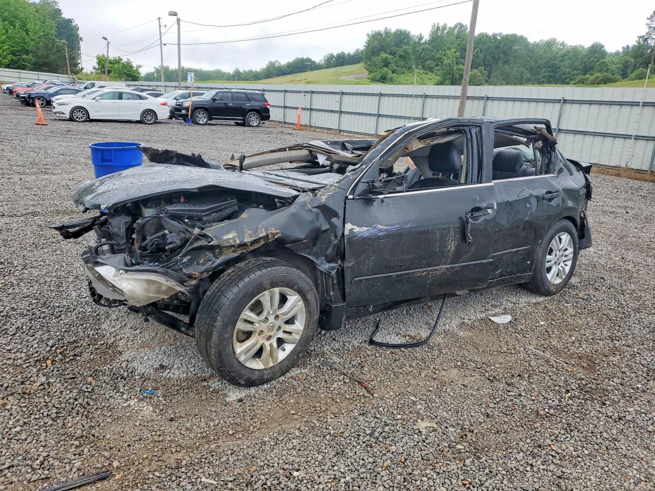 Salvage Nissan Altima Image