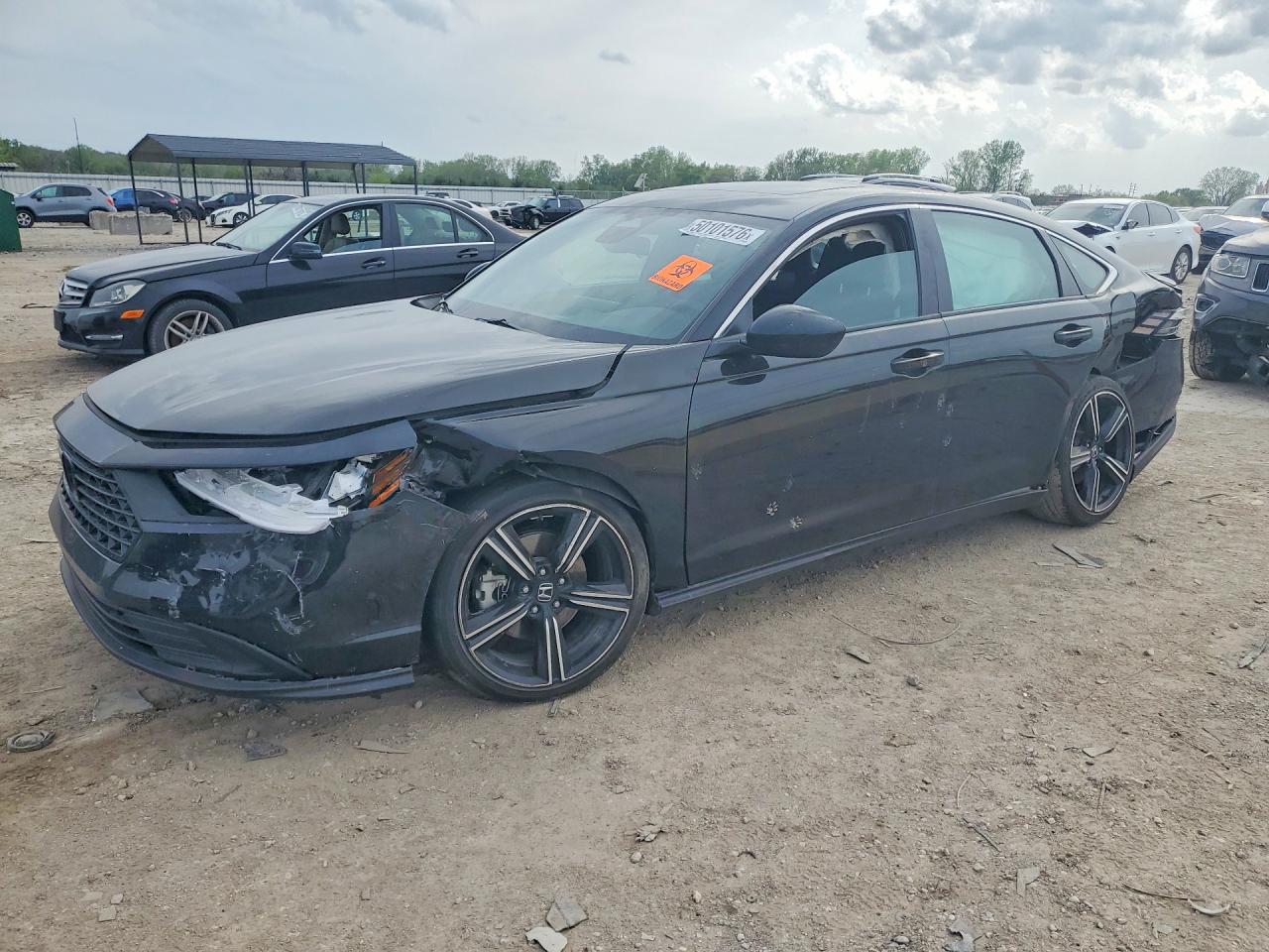Salvage Honda Accord Image