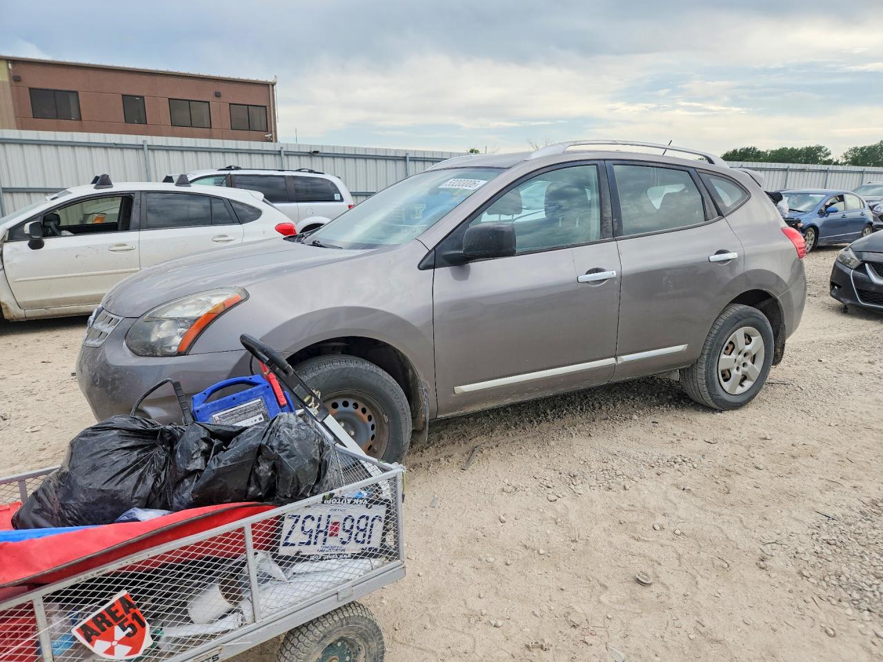 Salvage Nissan Rogue Image
