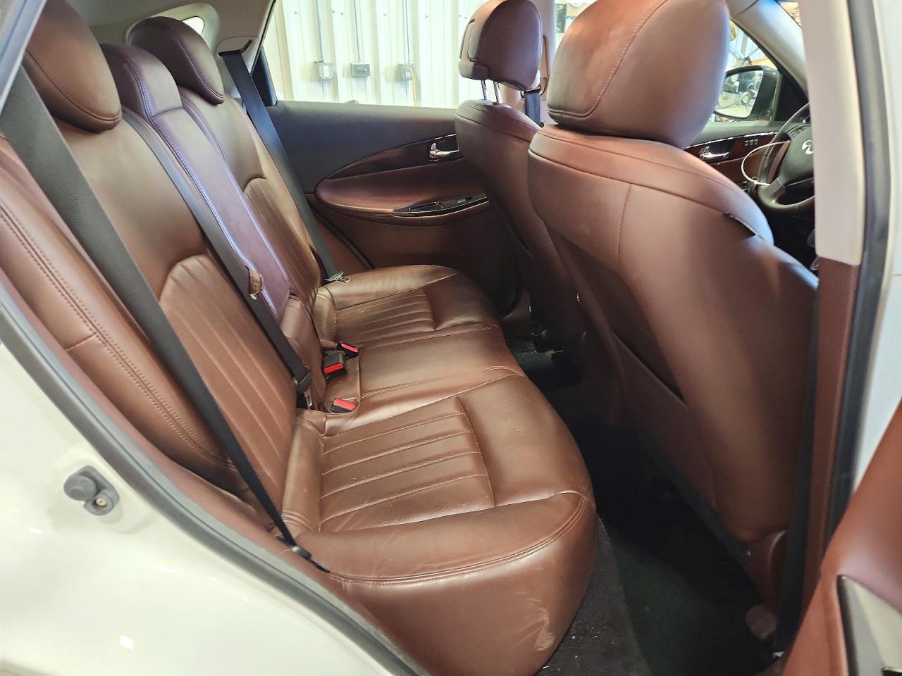 INFINITI Ex Base