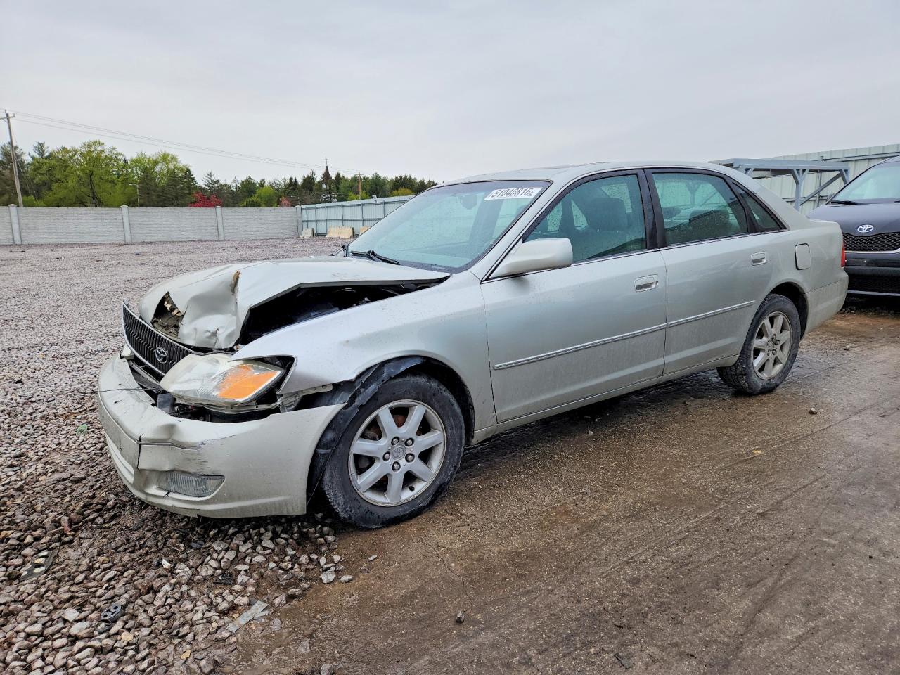Salvage Toyota Avalon Image