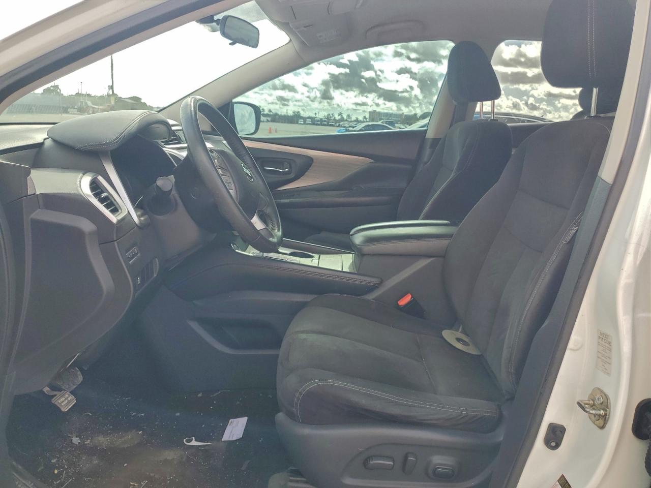 Nissan Murano S