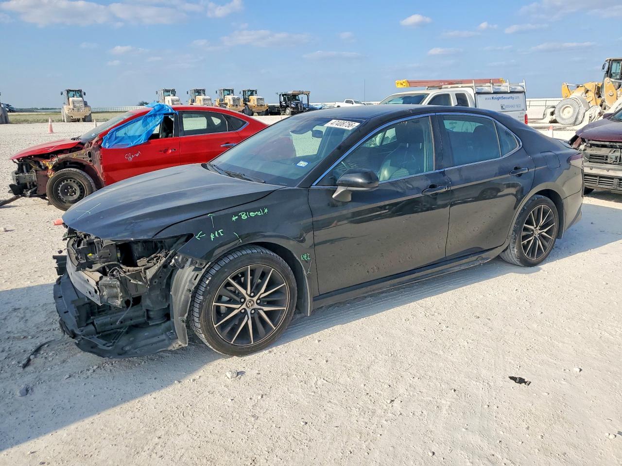 Salvage Toyota Camry Image