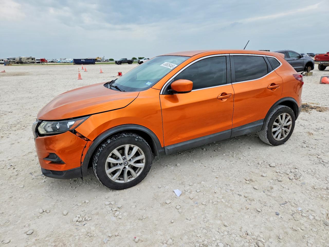 Salvage Nissan Rogue Image
