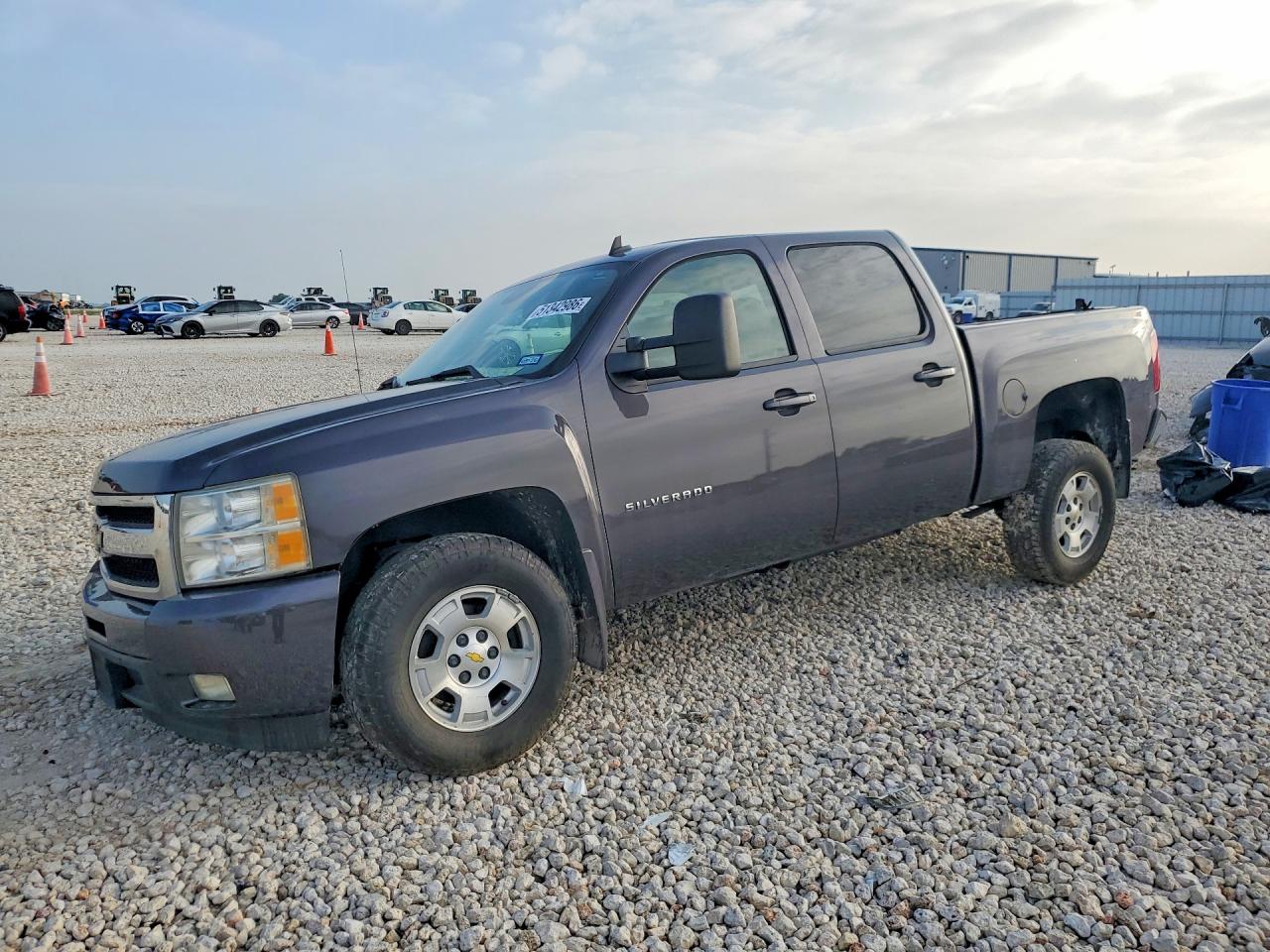 Salvage Chevrolet Silverado Image