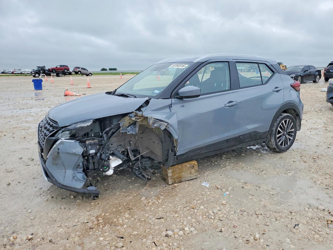 Salvage Nissan Kicks Image