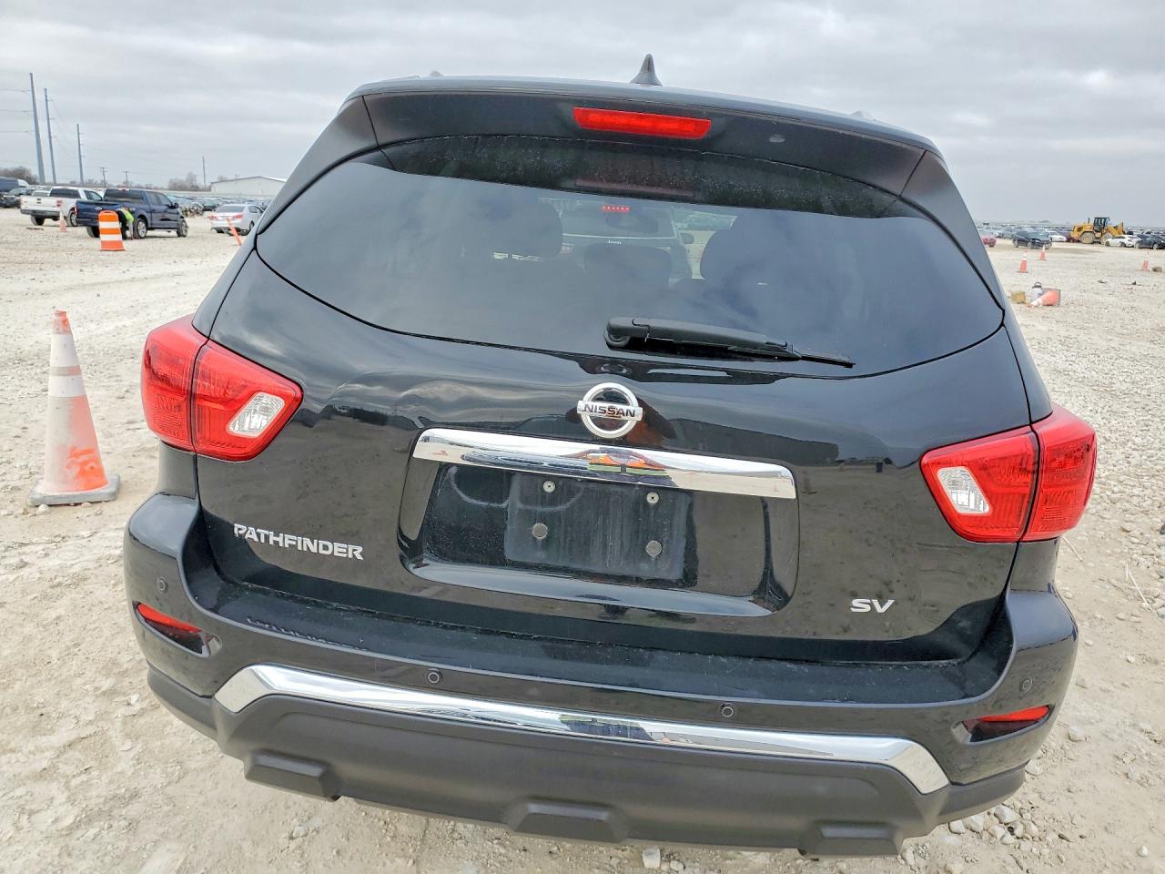 Nissan Pathfinder S
