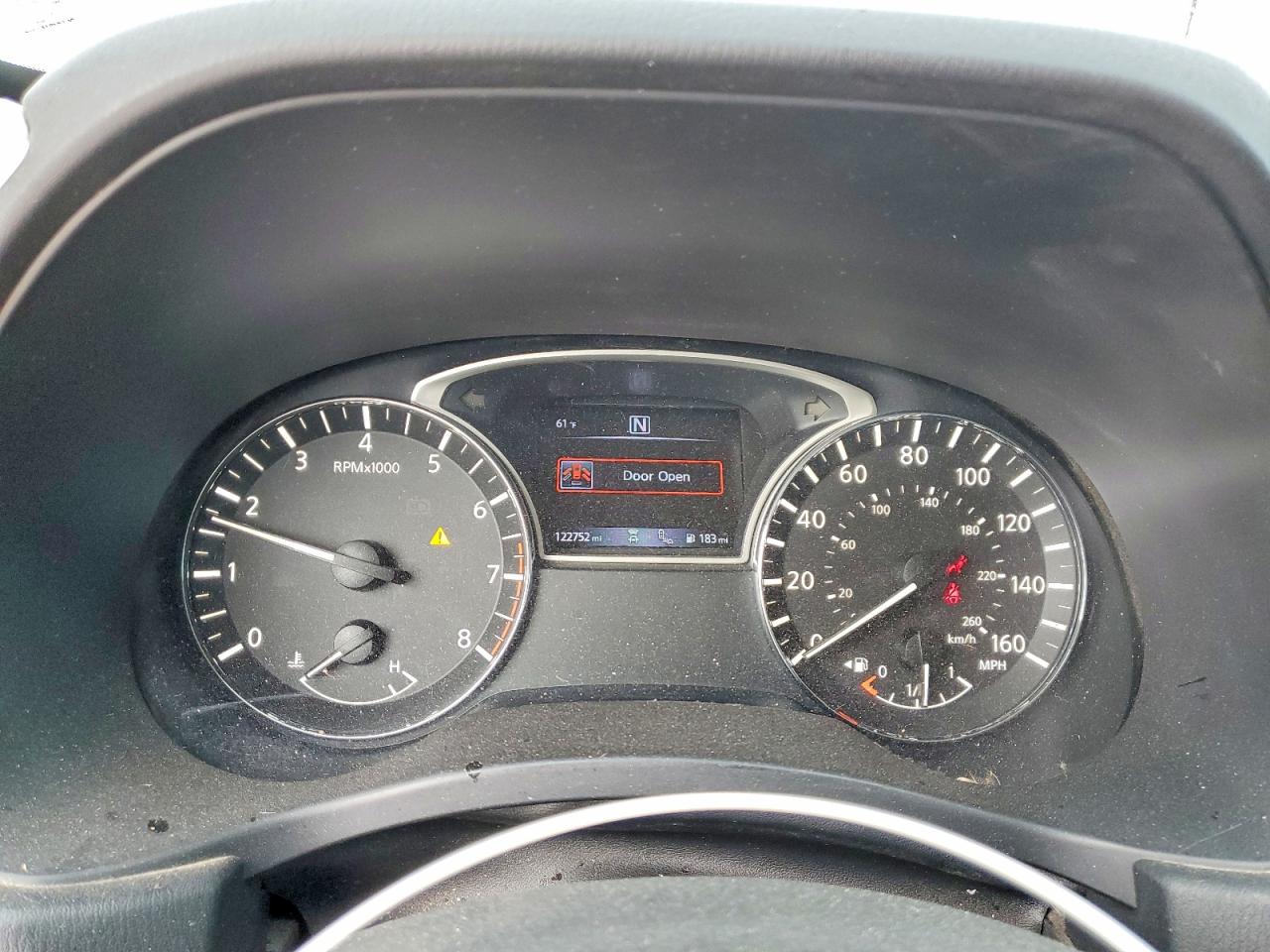 Nissan Pathfinder S