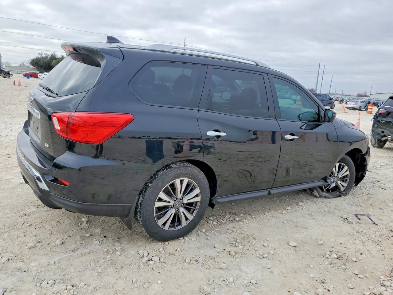 Nissan Pathfinder S