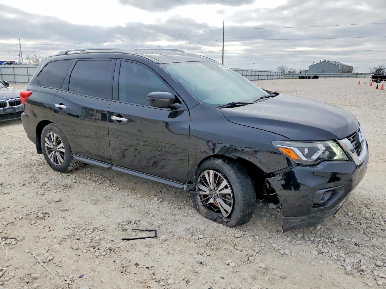 Nissan Pathfinder S